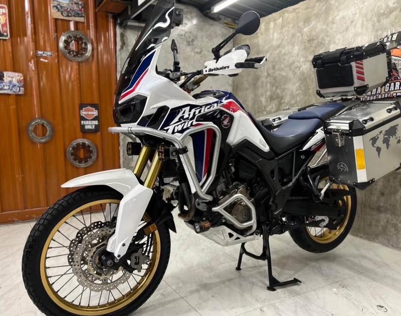 Honda Africa Twin สีขาว 2