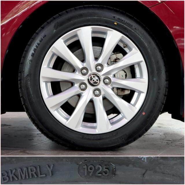TOYOTA CAMRY 2.5 HYBRID ปี2021 รถบ้านแท้ ออพชั่นแน่นๆ สวยสภาพดี 6