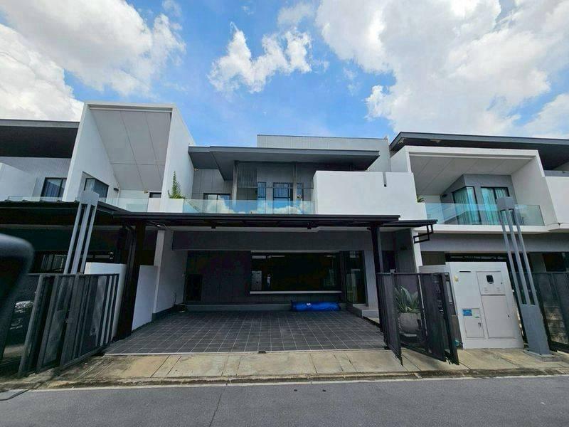 ให้เช่า 𝐕𝐈𝐕𝐄 𝐁𝐚𝐧𝐠𝐧𝐚 𝐊𝐌.𝟕 บ้านหรูสไตล์ Loft 3 ห้องนอน 4 ห้องน้ำ เฟอร์ครบ พร้อมอยู่ 1