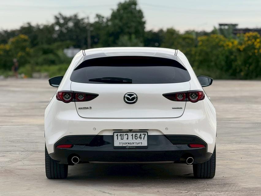 MAZDA 3 SKYACTIVE Hatch 5dr  100th TOP  Sports SA 6sp FWD 2.0i Y2021 สีขาว  เกียรออโต้  4