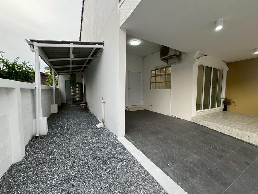 หมู่บ้านมนรดา2 ถนนบางกรวยไทรน้อย ต.บางบัวทอง อ.บางบัวทอง จ.นนทบุรี