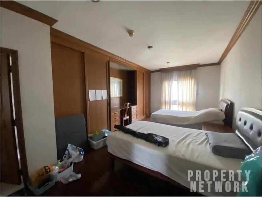 3-BR Condo at Castle Hill Mansion Condominium near BTS Ekkamai 4