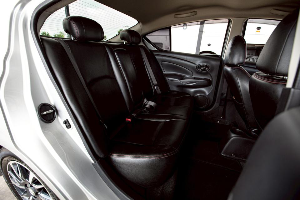 Nissan Almera 1.2E ปี 2019 สีเทา เกียร์ออโต้   14