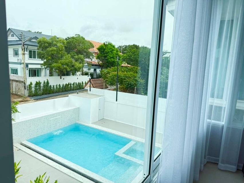 2 storry Luxury Pool villa for sale and rent 4