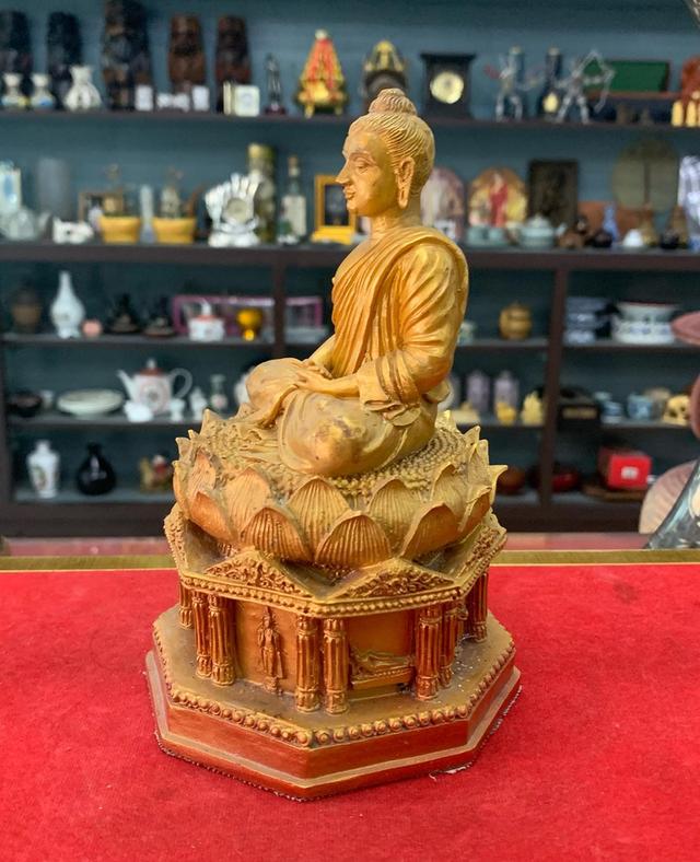 พระพุทธรูปเนื้อเรซิน 3