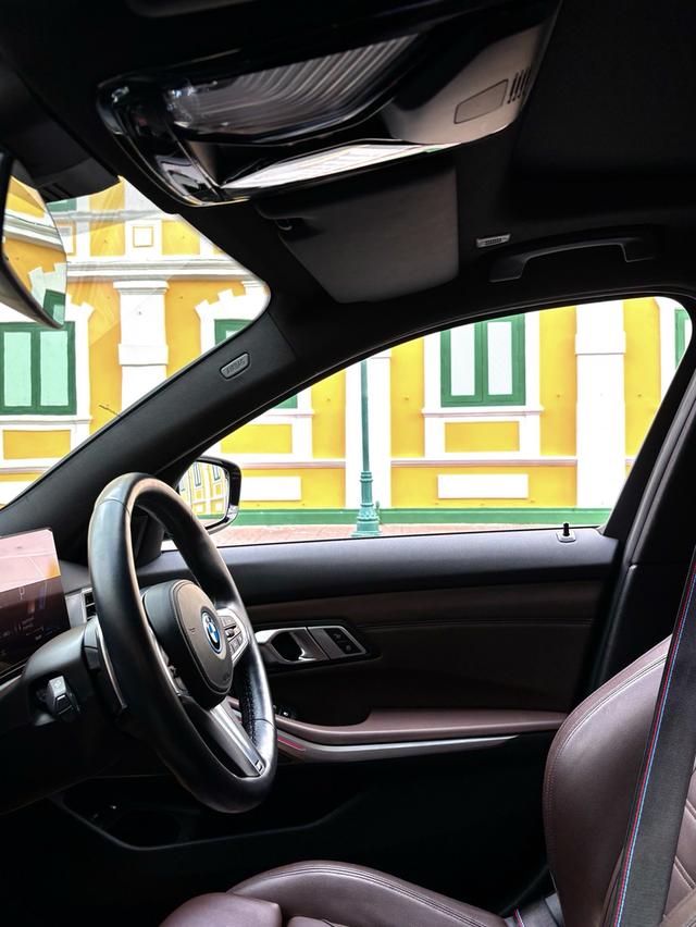 2023 BMW 330e M sport Lci ( Facelift ) ð