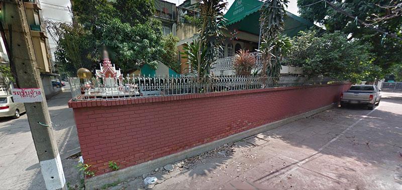 ขายบ้าน ทำเลทอง ซอยประชาชื่น35 ถนนประชาชื่น แขวงวงศ์สว่าง เขตบางซื่อ กรุงเทพ ขนาดพื้นที่ 90 ตร.วา เทียบเท่ากับอาคารพาณิชย์ 5หลังจากปากซอย 2