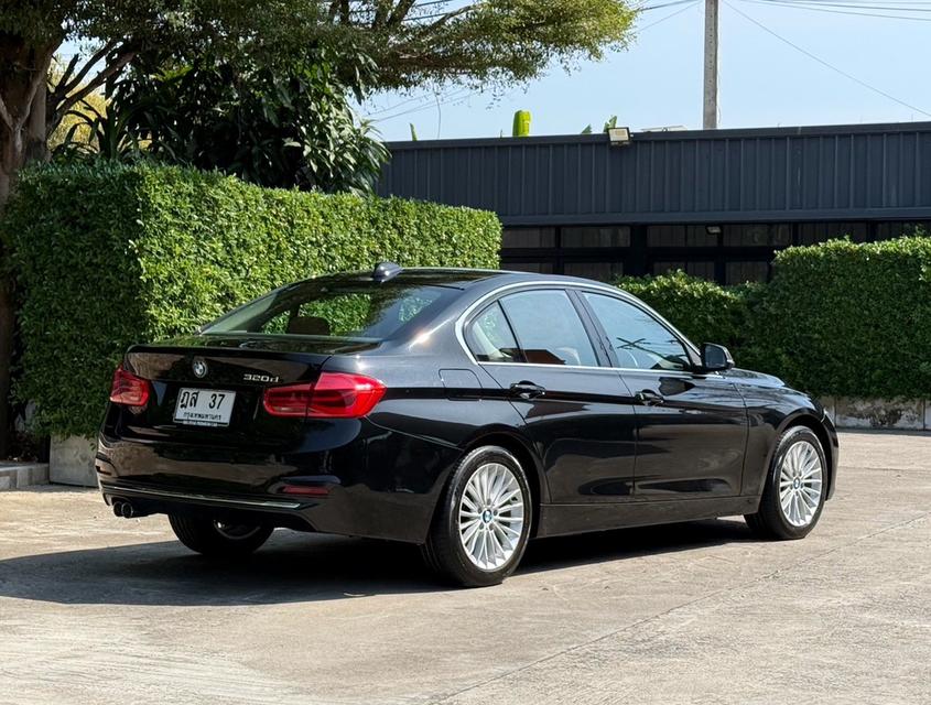 2019 BMW 320D F30 LCI รถออกศูนย์ BMW THAILAND รถวิ่งน้อย เข้าศูนย์ทุกระยะ รถไม่เคยมีอุบัติเหตุครับ รูปที่ 3