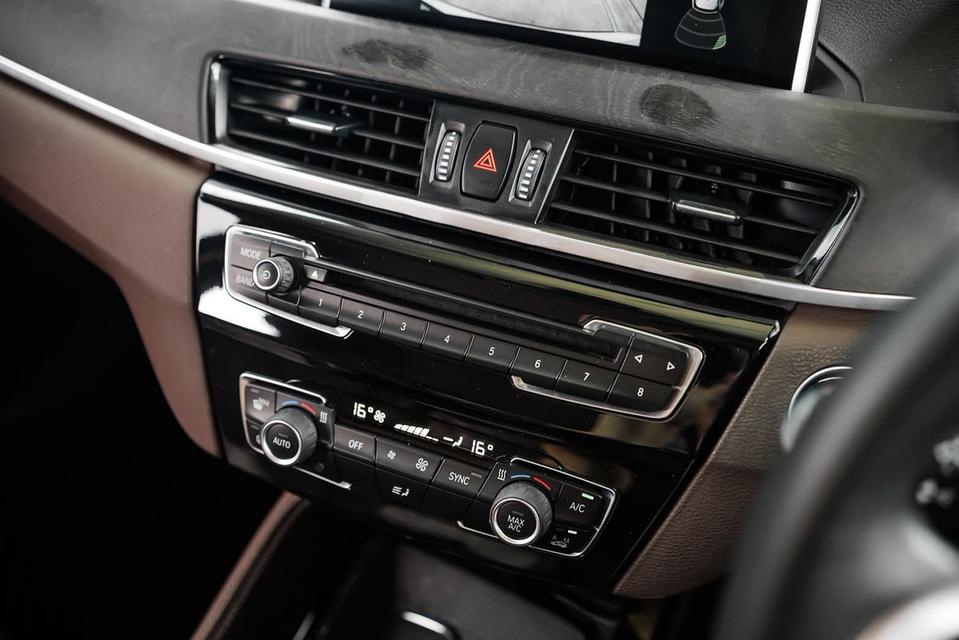 BMW X1 sDrive18i xLine ปี 2016 รูปที่ 12