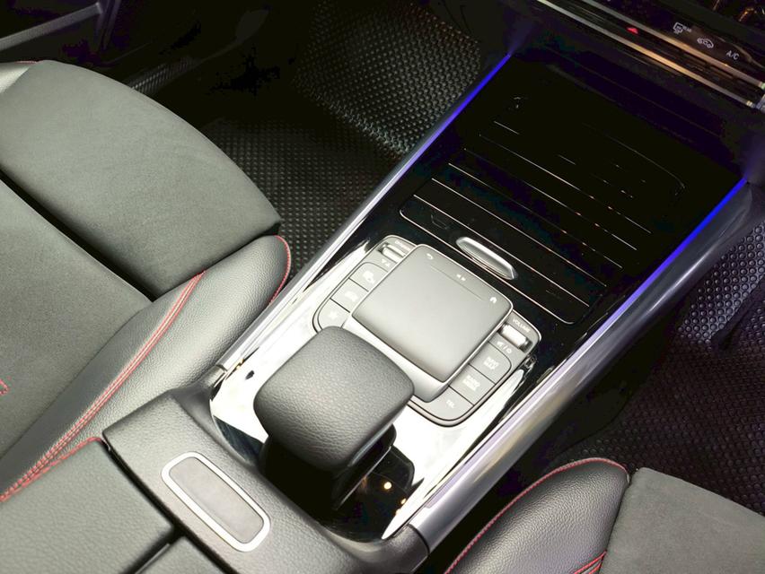 รถเข้าใหม่! MERCEDES-BENZ GLA 200 AMG Dynamic (Facelift) ปี 2021 สีเทา 17