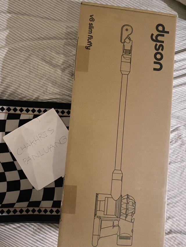 เครื่องดูดฝุ่น dyson v8 slim fluffy มือ1