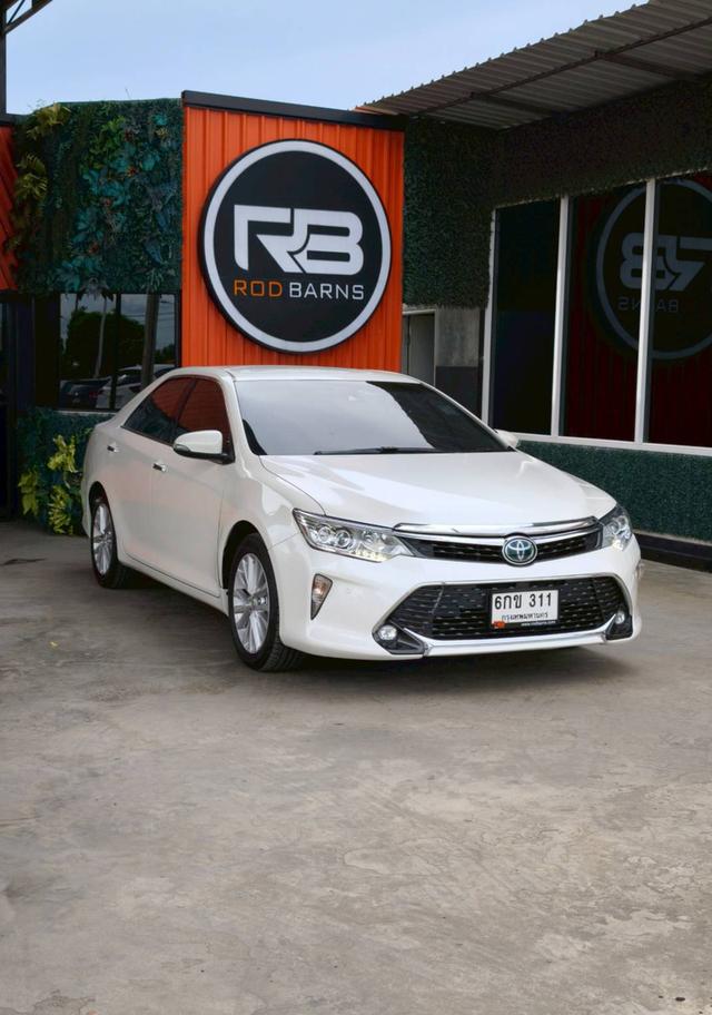 Toyota Camry 2.5 Hybrid Premium 14