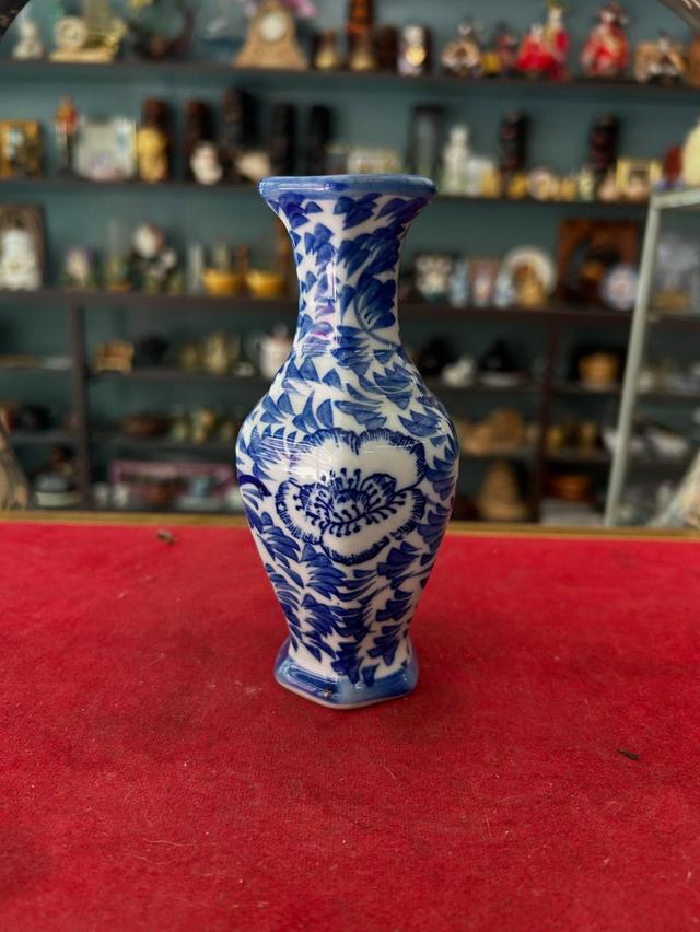 แจกันทรง 6 เหลี่ยม เขียนลายคราม 5