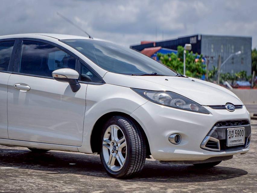 FORD FIESTA 1.6 SPORT โฉม 4Dr เกียร์ Auto สีขาว ปี2010