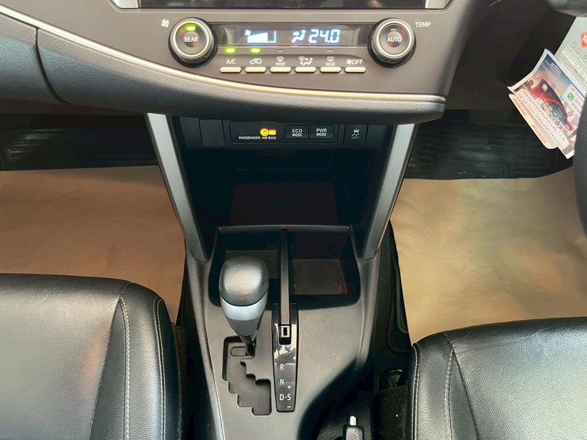 TOYOTA INNOVA CRYSTA 2.8 PREMIUM 2022 12