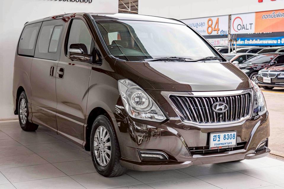 รหัสรถ NP8308 HYUNDAI H-1 2.5 DELUXE 2018