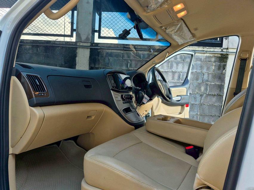 Hyundai H1 2.5Eilte ปี24 14