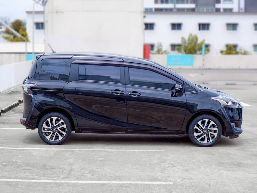 TOYOTA SIENTA 1.5 V เกียร์ Auto สีดำ ปี 2019 (ตัว Top สุดประตูสไลด์ไฟฟ้า 2 ข้าง) 6