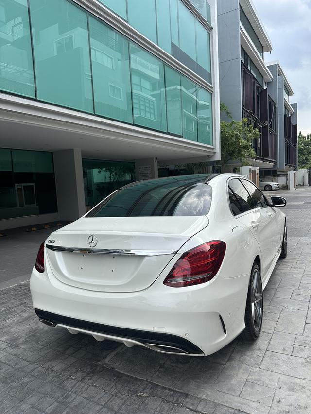 Benz W205 C250 AMG หลังคาแก้ว เบนซินล้วน ปี 2014 วิ่ง 63,000 km | มือเดียว | เล่มสวย 💰 888,000.- ☎️ 081-955-8888 📍 ลาดพร้าว71 สังคมสงเคราะห์4 #benzc รูปที่ 4