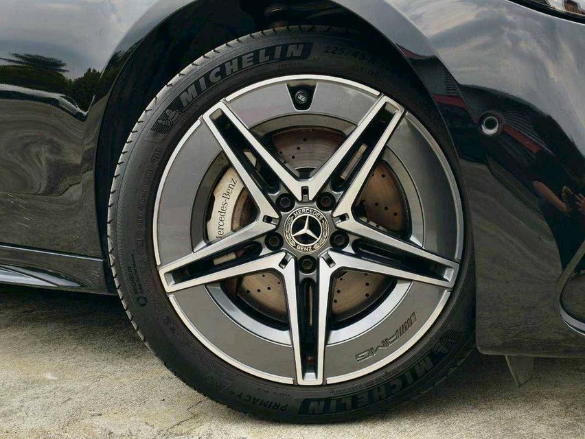 2023 Mercedes Benz C350e AMG รถหรูสภาพใหม่ ไมล์น้อยมาก เหมือนได้รถใหม่ แต่ประหยัดไปถึง 50%เลยครับ รูปที่ 5