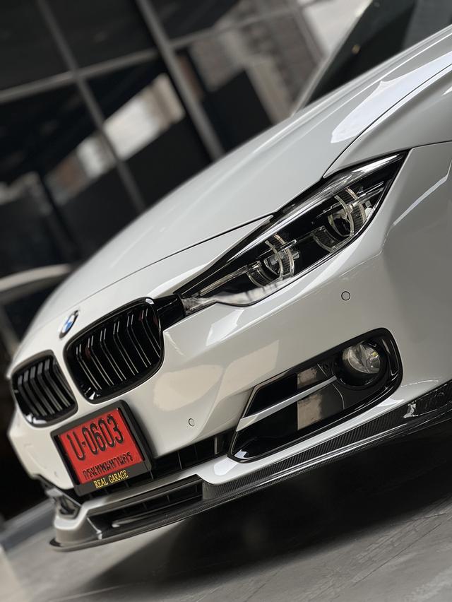 BMW 320i Sport 11