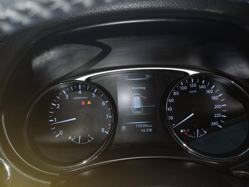 ปี2015 NISSAN X-TRAIL 2.0 เบนซิน AUTO TOP ขับ 4 ล้อ 7ที่นั่ง ไม่เคยดมแก๊ส 13