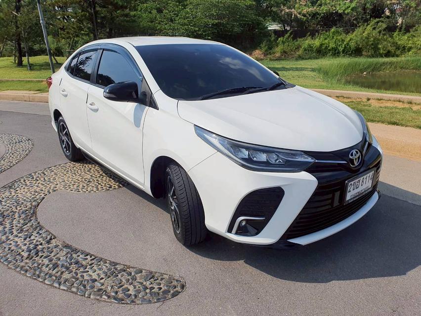 Toyota Yaris Ativ sport 2022 สีขาว รูปที่ 3