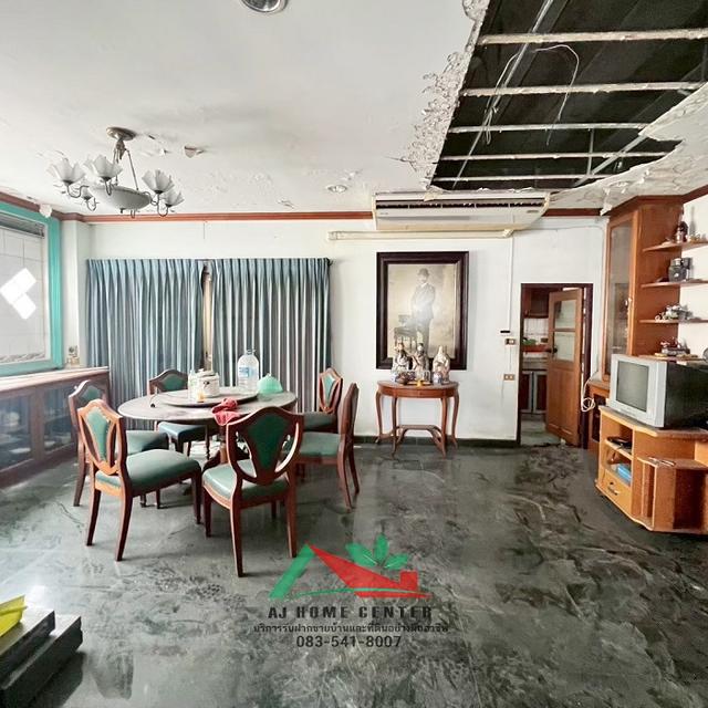 ขายตามสภาพ ทาวน์เฮ้าส์3ชั้น 29.9ตรว. หลังมุม ม.รัชดา อาคาเดียน เหมาะซื้อไปรีโนเวท ราคาพร้อมคุย 5