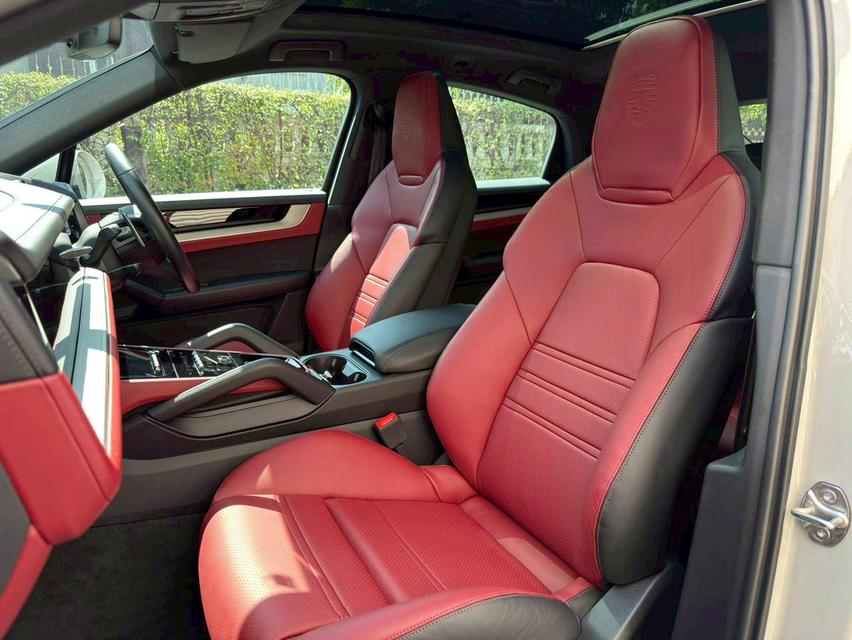 Cayenne Coupe E-Hybrid 11