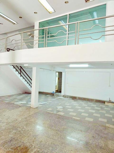 6นอน ให้เช่าอาคารพาณิชย์ 3ชั้น 2คูหา 38ตร.วา. 450ตร.ม. แฮปปี้แลนด์ MRTบางกะปิ 1.5กม. ทำเลดี ติดถนนใหญ่ คลีนิค ร้านมือถือ 2