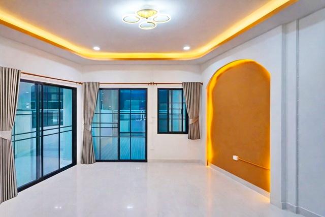 สินแพทย์เสรีรักษ์ 1 กม.ทำเลรามอินทรา115 MRTเศรษฐบุตรบำเพ็ญ 300 ม. ทาวน์เฮาส์ 3นอน 2น้ำ หลังมุม 30ตร.ว. 210ตร.ม. 2-3 คัน 2