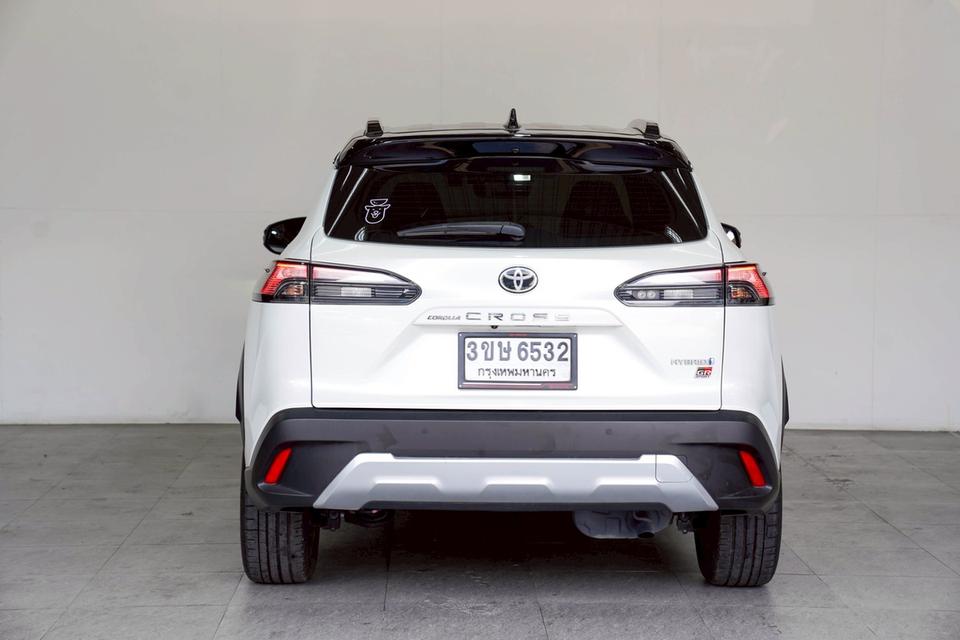 TOYOTA COROLLA CROSS 1.8 HEV GR SPORT AT  (ปี 2023)ทะเบียน: 3ขษ 6532 (กรุงเทพมหานคร)สี: ขาว ดำเครื่องยนต์: เบนซิน + ไฟฟ้า 1800cc รูปที่ 3