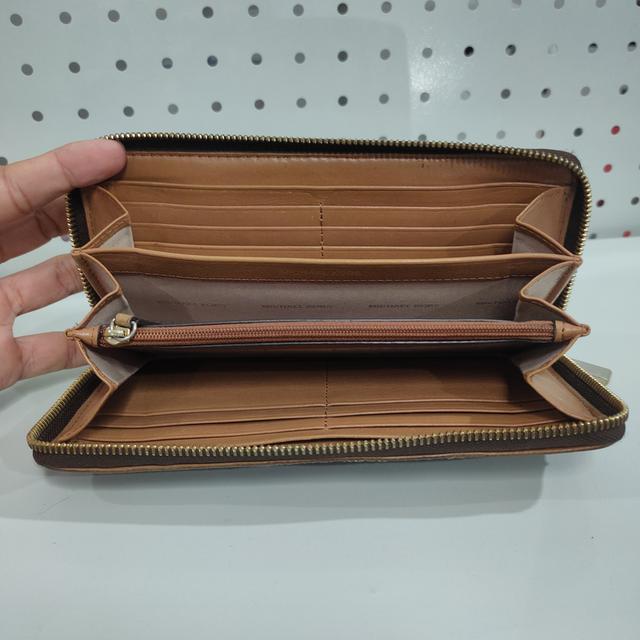 🔥 กระเป๋าสตางค์ Michael Kors Monogram Print Wallet รูปที่ 4
