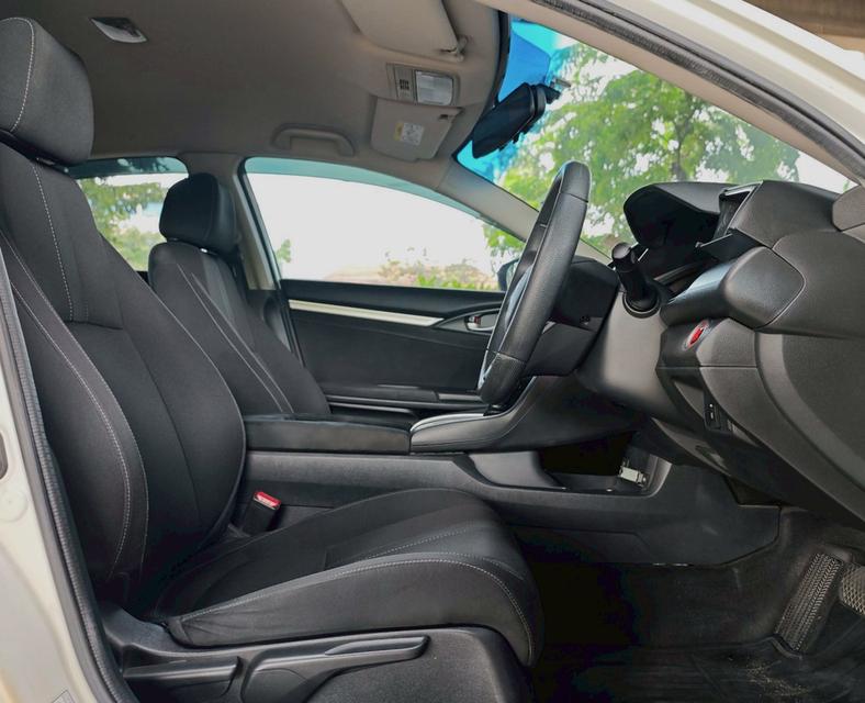 Honda Civic FC 1.8 E ปี 2017 6