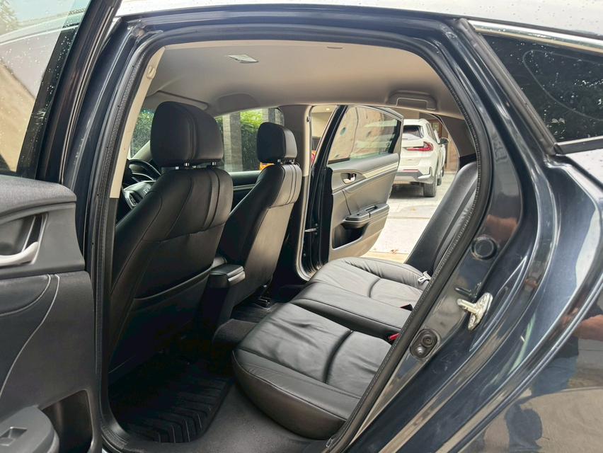 รหัสรถ AVA5669 ❤️ HONDA CIVIC FC 1.8EL รุ่น Top ปี 2016 option เต็ม ประวัติเข้าศูนย์ครบ รูปที่ 13