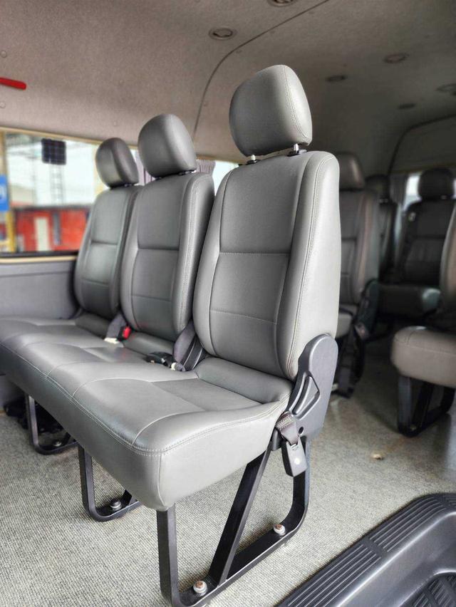 TOYOTA COMMUTER 3.0 2018 17