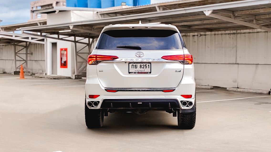 🎯 TOYOTA Fortuner 2.8V 4WD A/T ปี 2017 💯🚘 รถสีขาว 🚘 💯 รถบ้าน แท้ 💯🕰 เลขไมล์ 187,xxx km.✔ รูปที่ 4