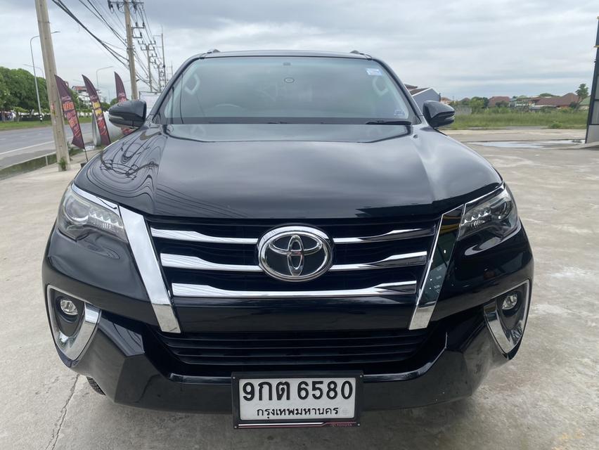 Toyota Fortuner รุ่น 2.4V ขับ2