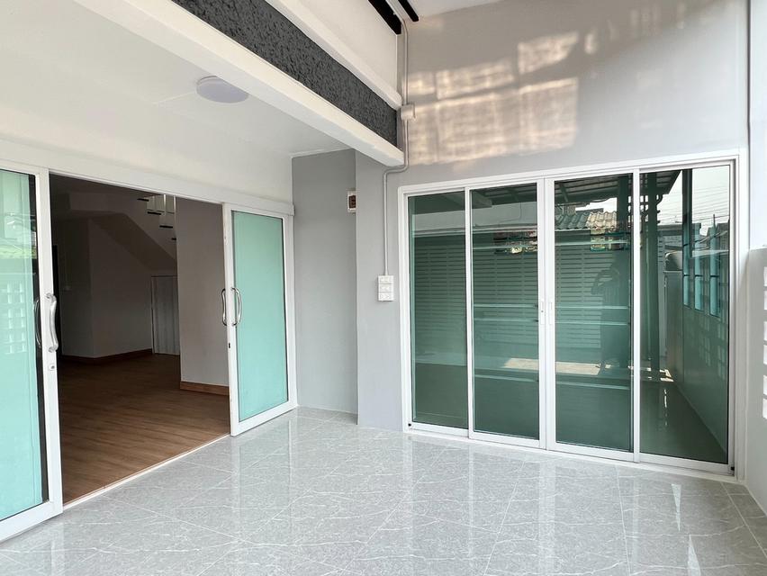 หมู่บ้านพฤกษา 30/1 (ติดถนนบ้านกล้วย-ไทรน้อย) รีโนเวทใหม่เอี่ยมทั้งหลัง 7
