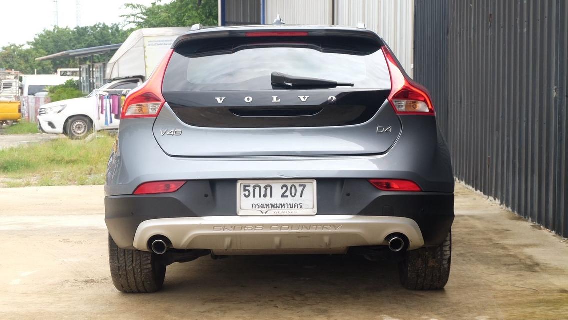 (แจ้งรหัสรถ KN207) VOLVO V40 D4 ดีเซล 2016 รูปย่อยที่ 2
