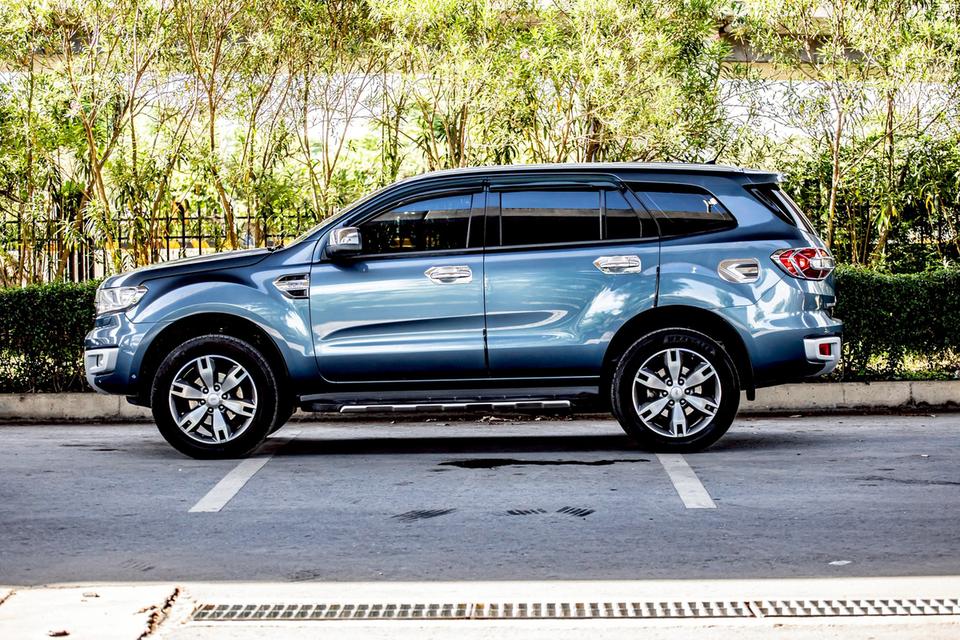 Ford Everest 2.2 Titanium Sunloof ปี 2017 สีฟ้า มือเดียวป้ายแดง 10