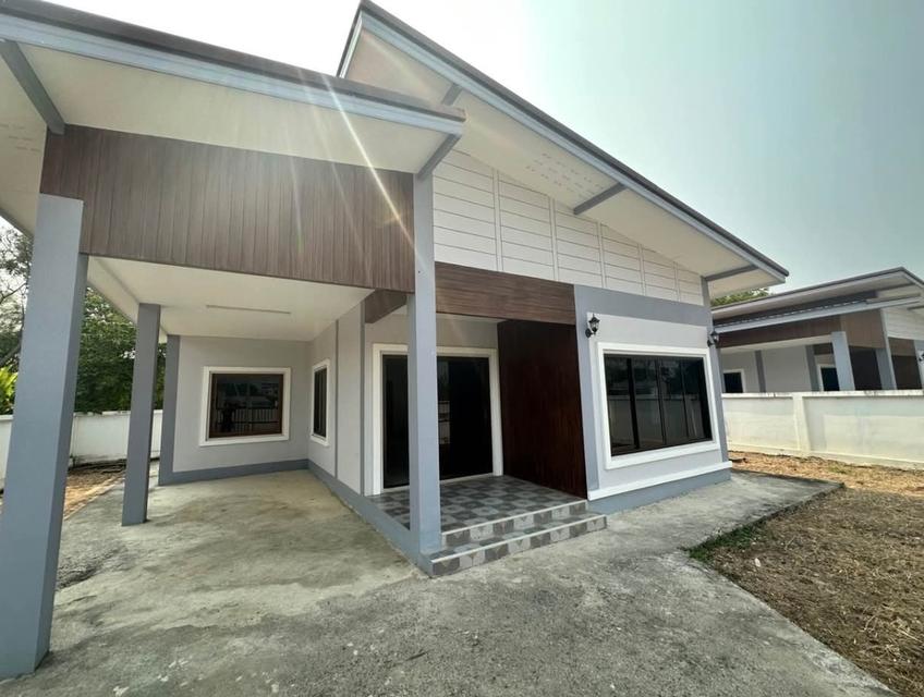 บ้านจัดสรร บรรยากาศเงียบสงบ น้ำท่วมไม่ถึง 7-11 อยู่ห่างประมาน 350 เมตร สร้างเสร็จปี 2019 3
