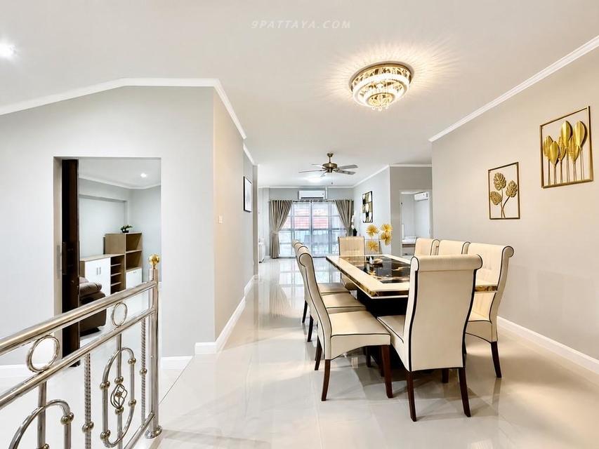 For Sale — House at Wantana Village, Pattanakarn Soi 1Good location house with easy access to Nern Plub Wan and Siam Country Club area. 4 bedrooms 7