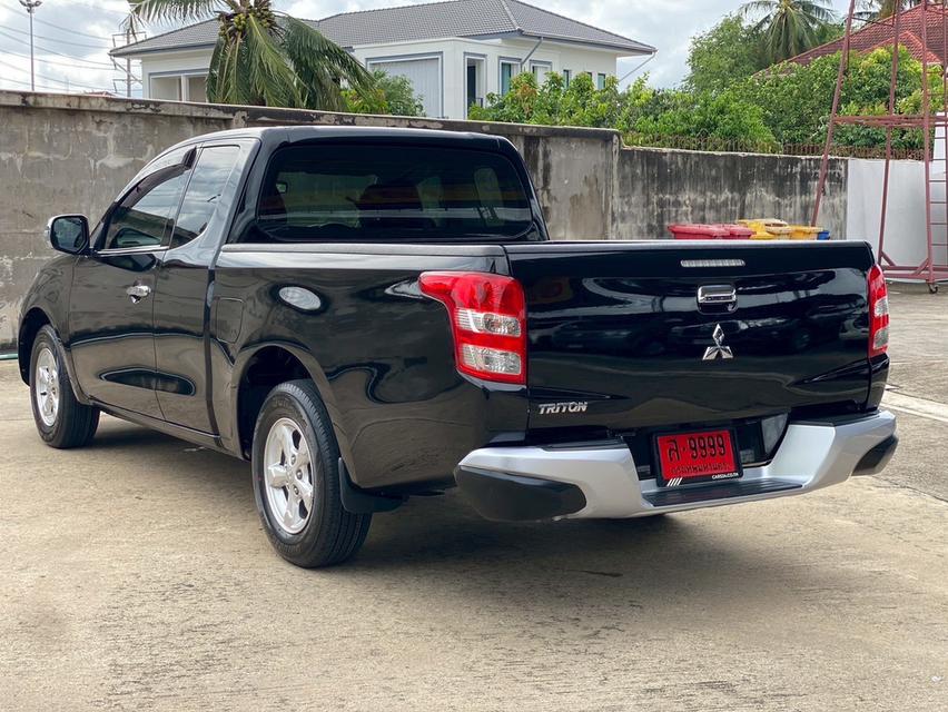Mitsubishi TRITON 2.5 MEGACAB ปี 2018 สีดำ  ไมล์ 38,xxx km 2