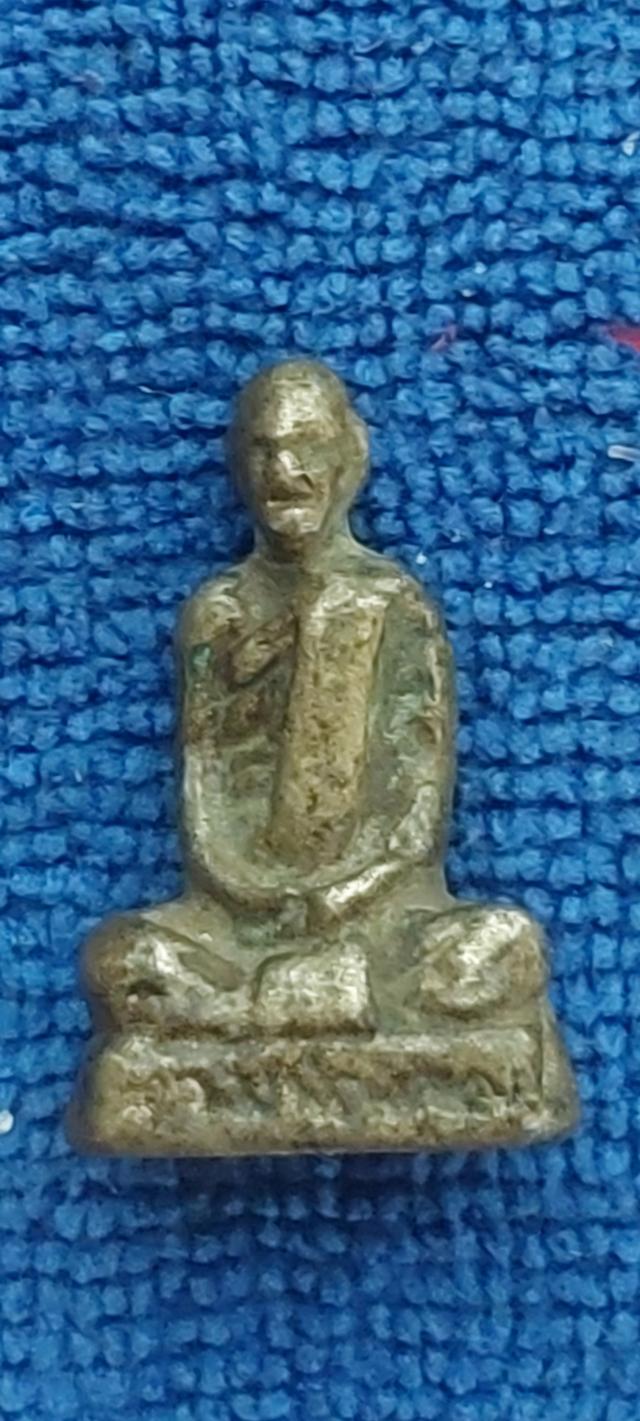 รูปหล่อหลวงพ่อพรหม วัดช่องแค