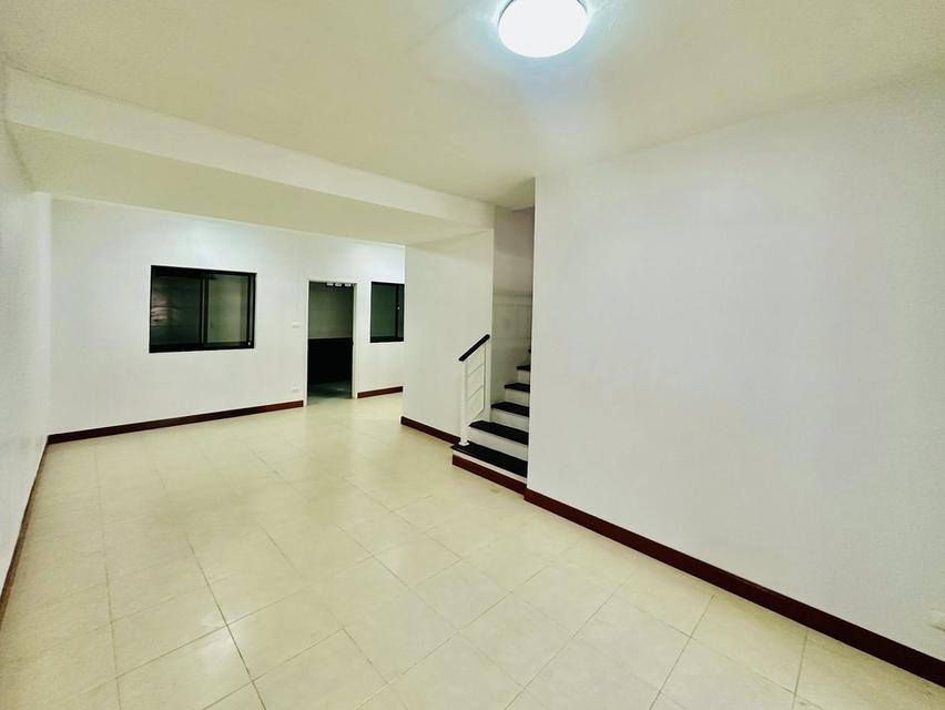 ขายถูก หมู่บ้านพฤกษา 52/2 สะพานขาว-คลองหลวง ติดถนนเมน ติดสวน 8