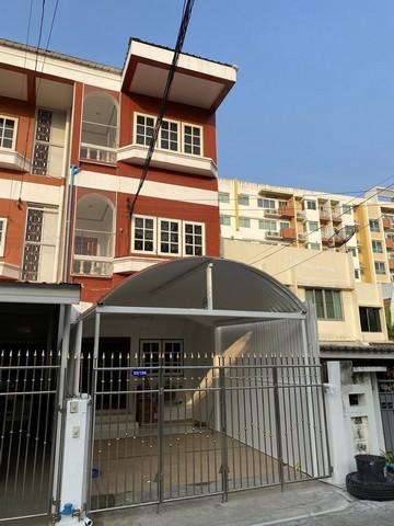 ให้เช่าทาวโฮม 3 ชั้น 4ห้องนอน 5ห้องน้ำ ลาดพร้าวซอย 29 เขตจตุจักร ใกล้สถานีรถไฟฟ้าMRTสถานีลาดพร้าว 2