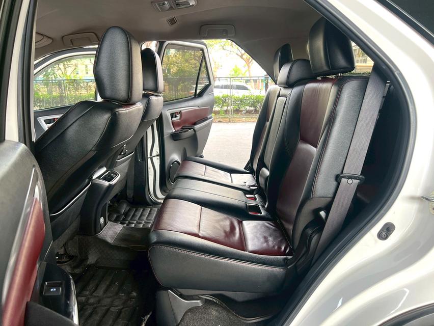 ขายรถ Toyota Fortuner 2.8 TRD ปี 2019 สีขาว เกียร์ออโต้ รูปที่ 13