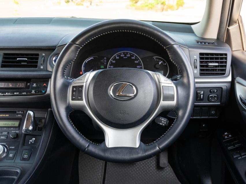 Lexus CT200h 1.8 Premium Hatchback 2011 จด 13 รหัส 12AT3546 8