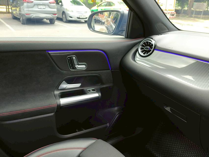 รถเข้าใหม่! MERCEDES-BENZ GLA 200 AMG Dynamic (Facelift) ปี 2021 สีเทา 16